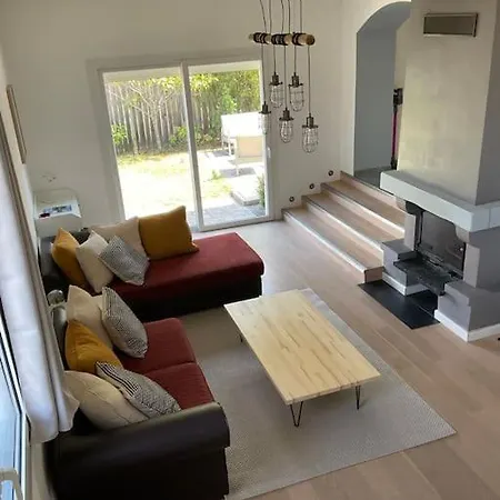 Casa de Férias Maison Independante, Domaine Vichy La Tour *